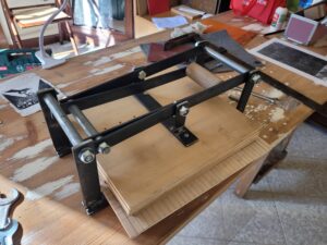 Pressa A4 autocostruita